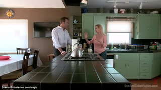 Секси падчерица Белле Ноир креће кући за лето, и када јој је мама у аут, њен очух Стивен Сент Кроа упознаје га са БДСМ-секс