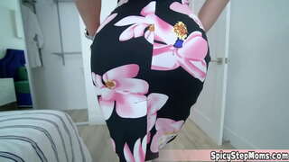 First għandha xi problemi Hi tagħha u hija kanti jieqfu