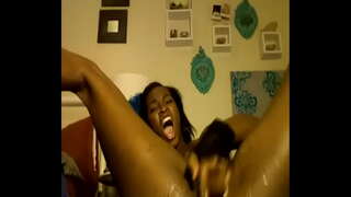 Masturbating web cam爽