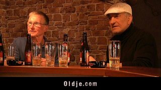 ���້າຜິວເນື້ອສີຂາດູດສອງອາຍຸຍີ່ປຸ່