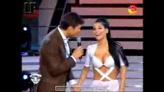 Silvina Escudero kwi-spandex mhlophe