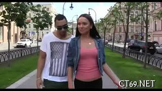 Сексуалды іш киімдегі сексуалды қыз