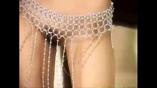 танцующая соло кыз әйбәт a4U - Линси Лиу