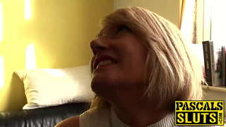 Сексуалды жетілген шлюха Эми үлкен Әтешпен дөрекі соққыны қажет етеді