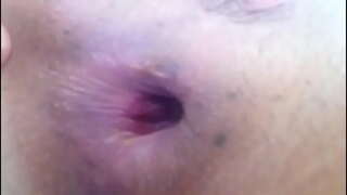 ���დილობს დააყენოს ის ტრაკი, გარეთ