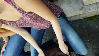 Luder piger i offentlig gade