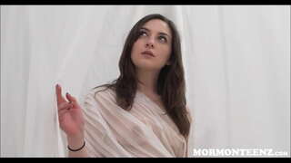 Mladí Mormon Dievča Korenie Xo Hovno Kostol Šéfov Kohút Za Biely List