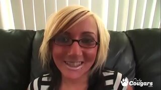 ���ຂົ້າ Jones ມາດເຮັດໃຫ້ຜູ້ຊາຍສີດໍາທີ່ມີພາຍໃນນາງກັນ