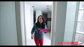 SisLovesMeHD-Big Tits tabiiy qadam singlisi POV atrofida o'ynaydi