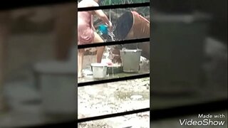 ���ाउँमा bhabi देखाउने उनको आधा नाङ्गो शरीर 2