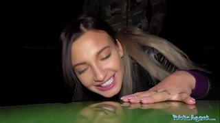 Ņ�剤を醸busty湯たんぽの屋外夜blowjob、弄