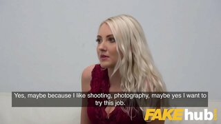 ���नावट एजंट मादक हेलन fucked करण्यासाठी भावनोत्कटता करून एजंट लंड