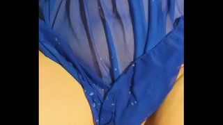 Ki raro i te kaihe wahine s. selfies me te whiwhi i te cumshot