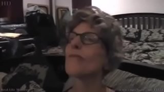 γιαγιά διάολο γιο