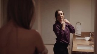 ���మ్మాయిలు చాలా సెక్సీ మీట్ తరువాత వేరు మరియు ప్రేమ ఇవ్వాలని