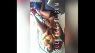 Lesbiečių stud grojimas bbw greitai