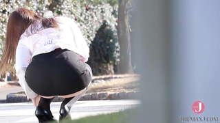 À�Stor Røv】Hun forfører lewdly med hendes pisket lår kigger ud af hendes strømpebånd bælte. [bunc 001]