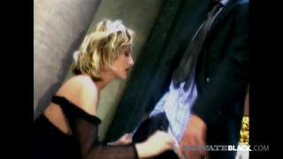 Оргии, огромные члены, межрасовые желания... красивая чернокожая малышка Беттина и горячая блондинка Джессика Мэй получают свои розовые киски и теплые ротики, набитые членами! Полный фильм и тысячи других на PrivateBlack.com!