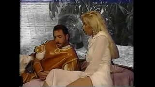 ���ს კახპა, ქერა, ვიქტორია პარიზში იცის, როგორ სიამოვნებით მისი პარტნიორი