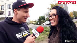 LETSDOEIT - Лили Фокс - Дразнящие Момци Нашао Нову Девојку За Своју Нову Сцену